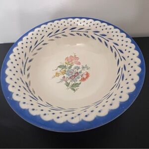 Vintage Homer Laughlin Laurel" Serving Bowl